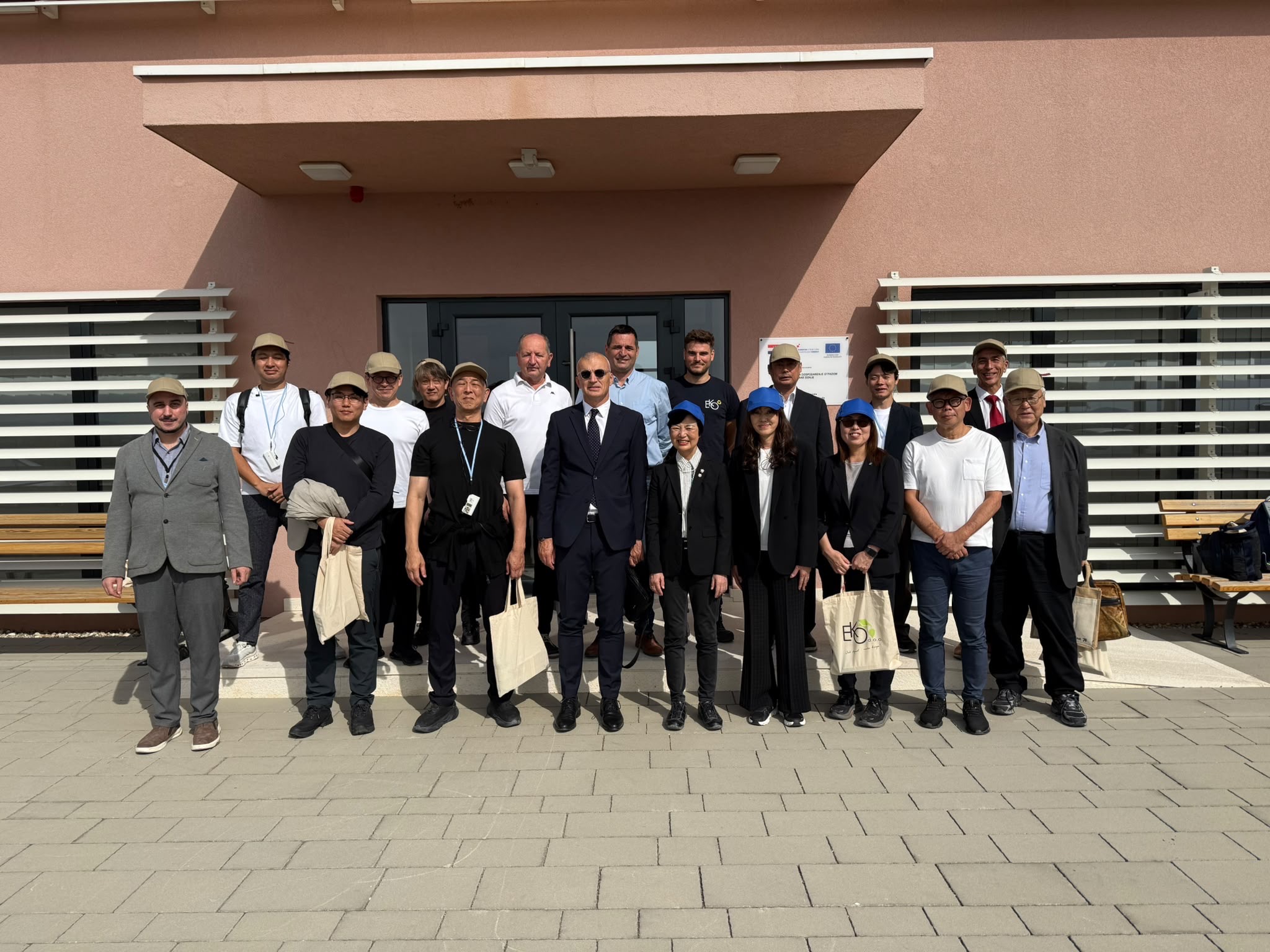 Japanska delegacija posjetila CGO Biljane Donje